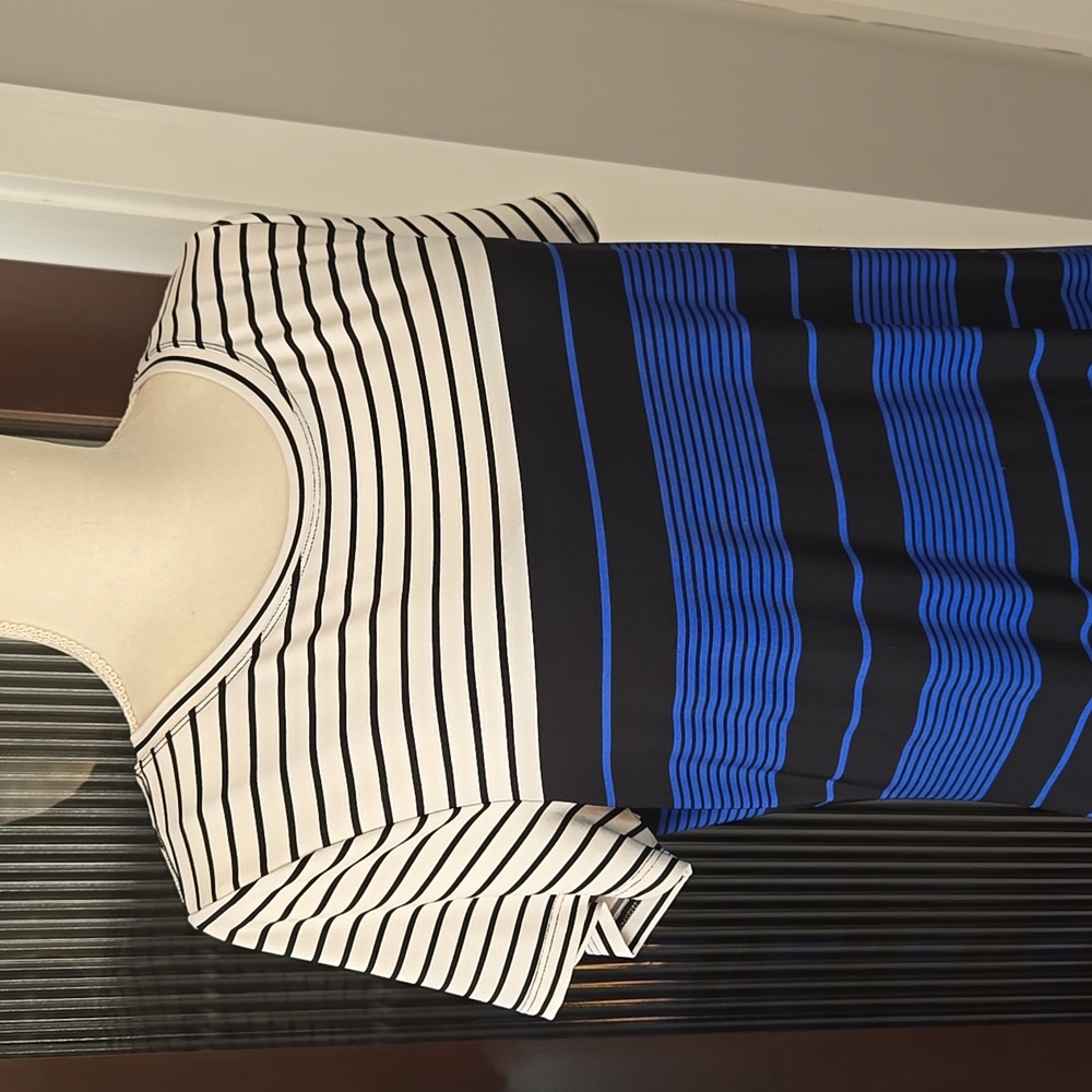 Calvin Klein Size XL Blue Black White Striped T-Shirt Style Preppy Dress